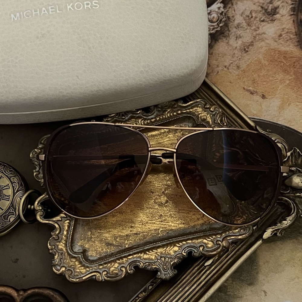MICHAEL KORS • Tortoise Chelsea Aviator Sunglasses MK-5004 - Picture 8 of 8
